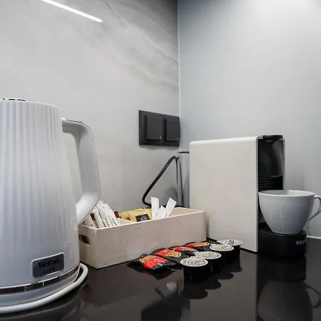 Towarowa Square Apartament *